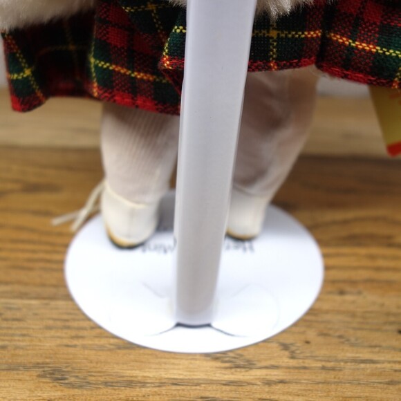 The Heritage Collection Vintage 1988 Porcelain Christmas Time Doll - Picture 7 of 8